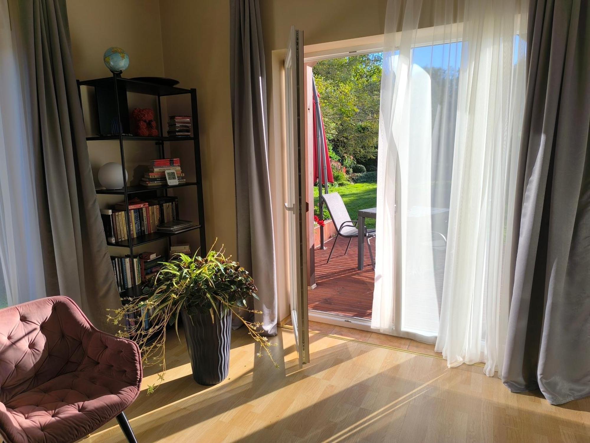 Flip-flops With Free Parking Apartament